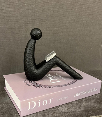 Reader Sculpture — HK Design Lebanon